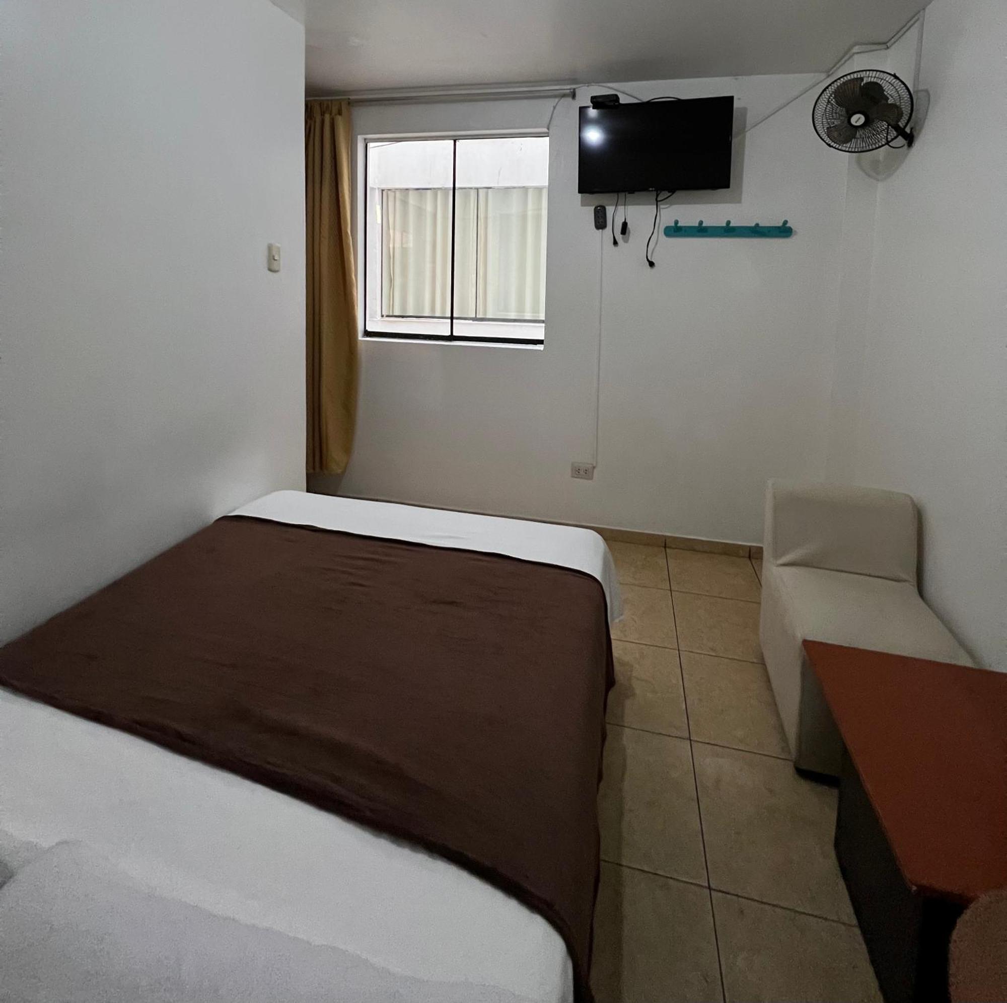 Hospedaje Senegal Cerca Al Aeropuerto Lima Zewnętrze zdjęcie